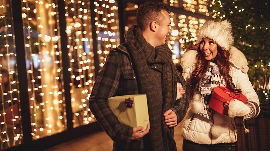 12 Dates of Christmas: Online Dating Edition