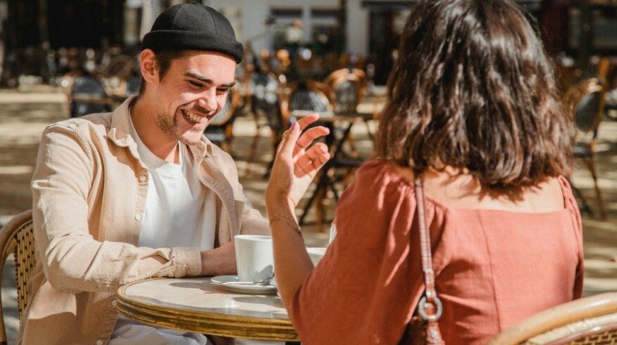 Making a Strong First Impression on Dating Apps